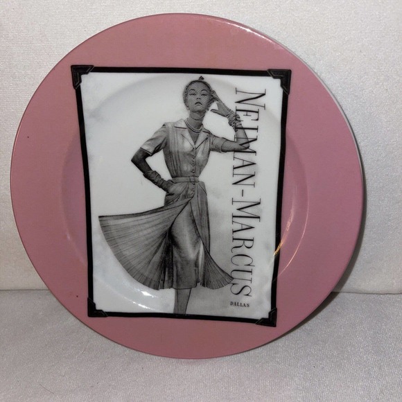 Set 2 Neiman Marcus 8" Plates Showcasing Vintage Fashions Celebrating 95 Years - Picture 2 of 5